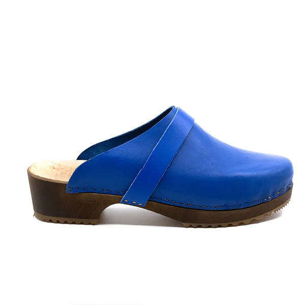 sabot suedois mat bleu electrique en cuir