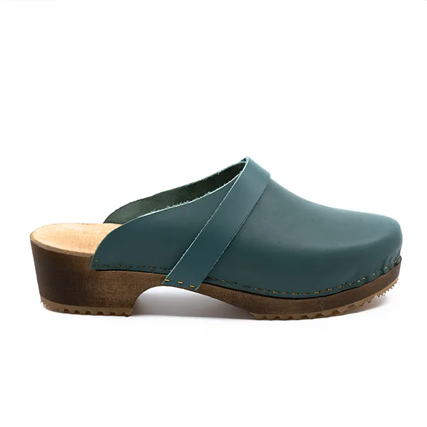 Sabot suedois vert mat cuir cote