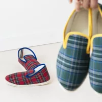 Chausson à carreaux rouge