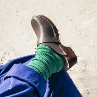 Sabot en bois et cuir mat taupe