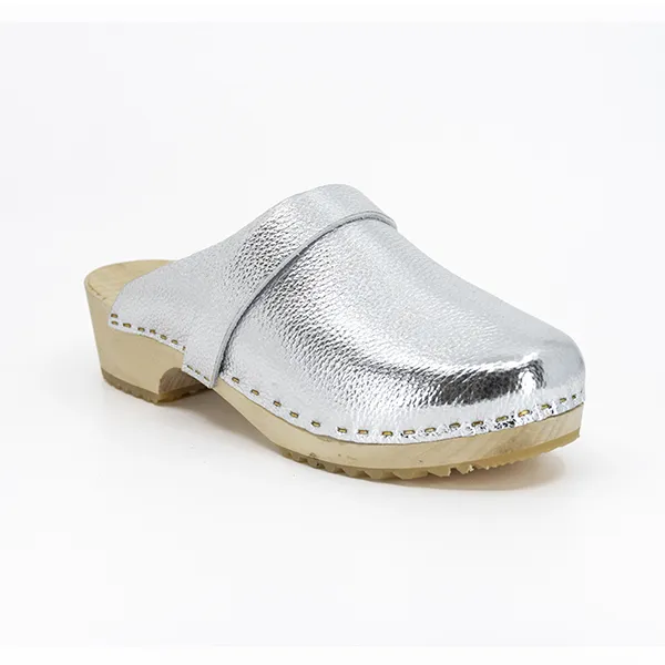 Sabot suédois en cuir argenté