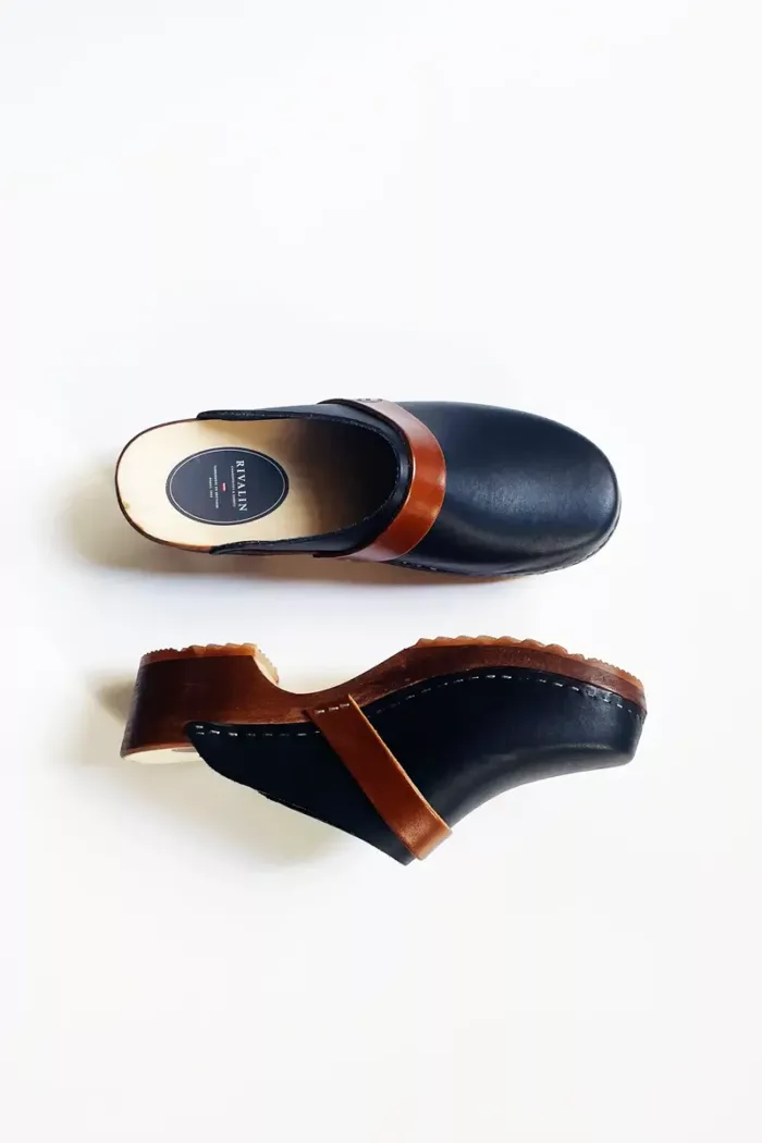 Sabot Breton bleu marine et bride contrastée