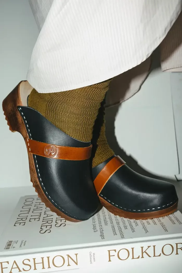 Sabot Breton bleu marine et bride contrastée