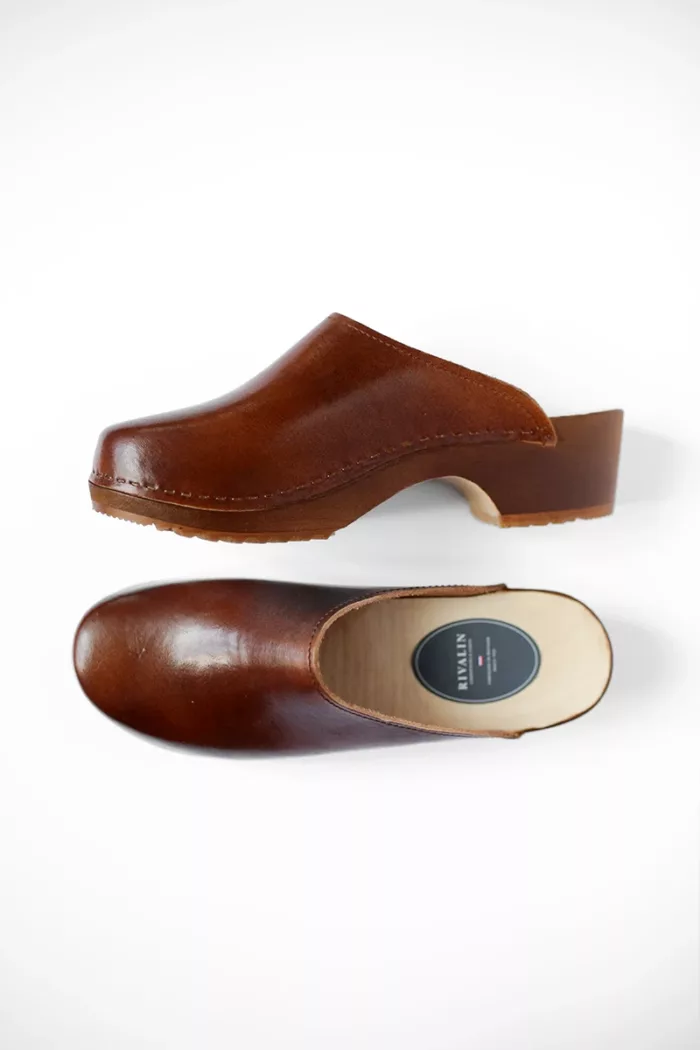 Paire de sabots bretons épurés